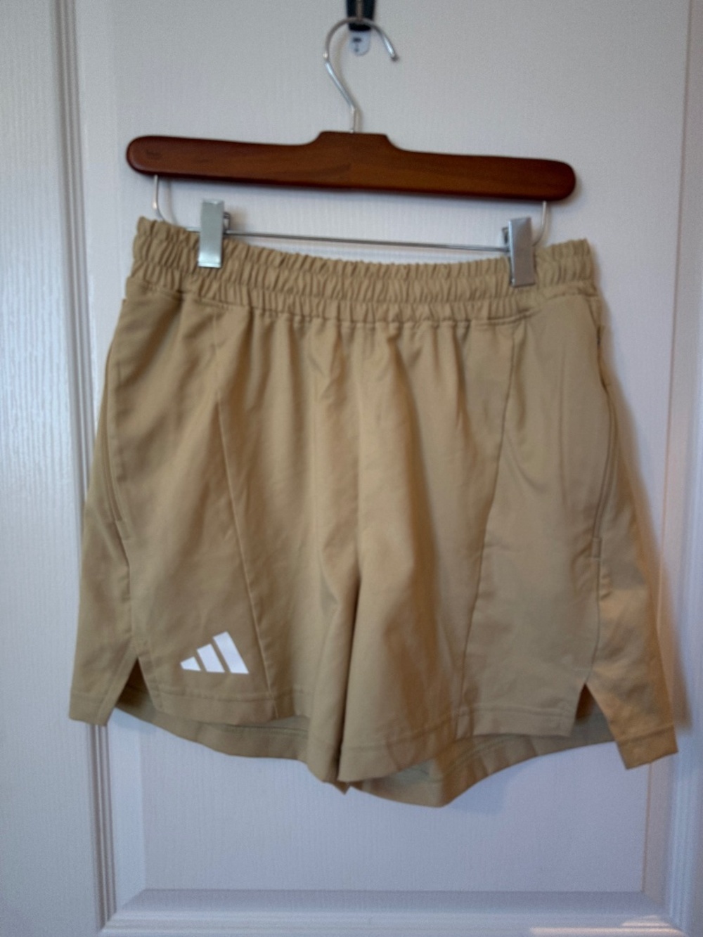 adidas Designed for Training Woven Shorts | NWT Team Sand AEROREADY 5" Inseam |